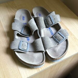 EUC Birkenstock Suede Arizona Soft footbed Size 39
